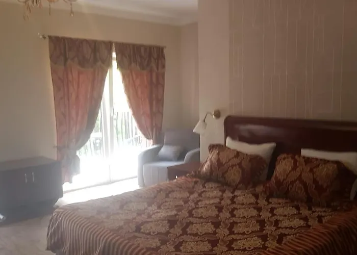 Tropico Sniadanie I Obiadokolacja פוביירובו