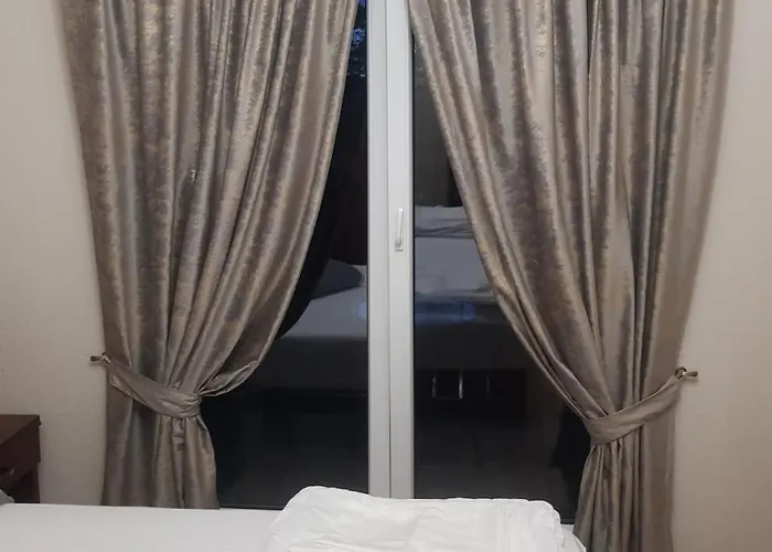 לינה וארוחת בוקר Tropico Sniadanie I Obiadokolacja פוביירובו