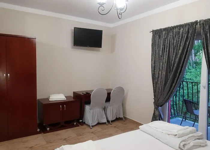 Tropico Sniadanie I Obiadokolacja 3* פוביירובו